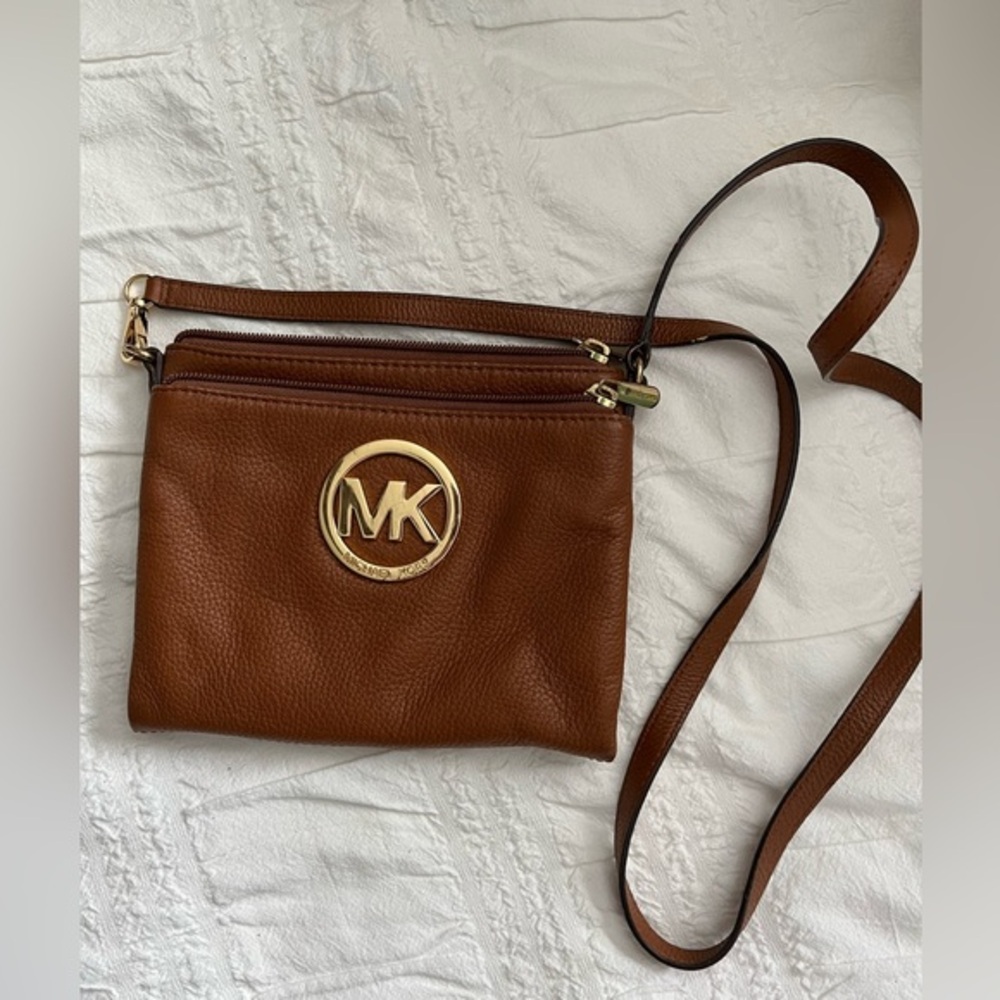Michael Kors pebbled Leather Luggage Crossbody Purse